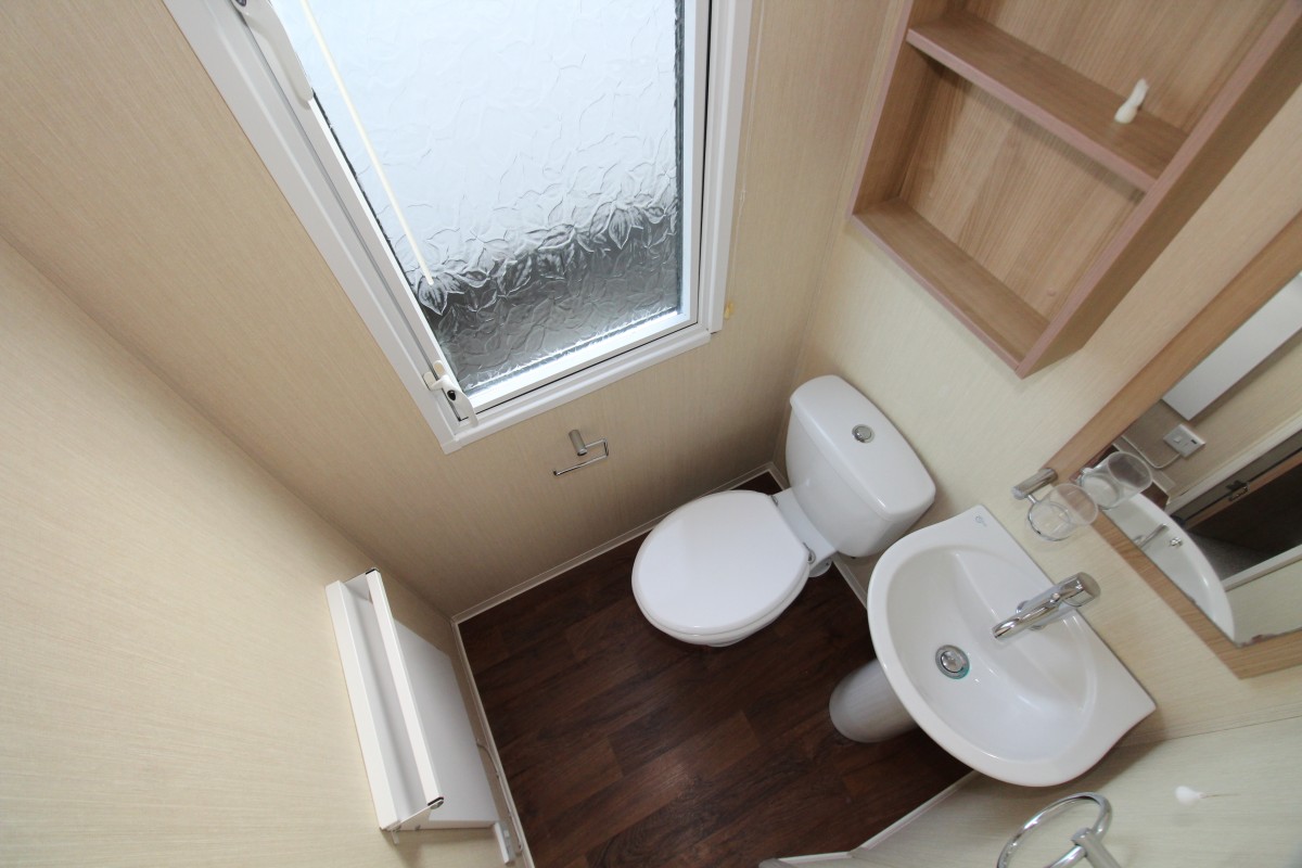 2013 Swift Bordeaux en-suite bathroom