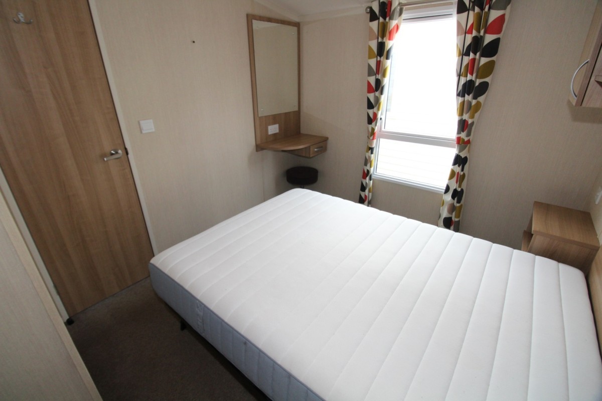 double bed by wondows