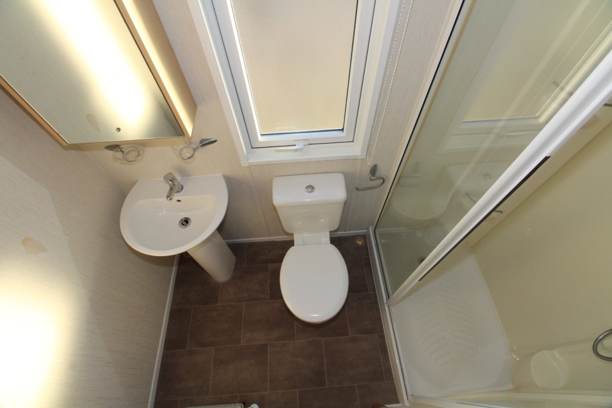 2014 Pemberton Abingdon family shower room