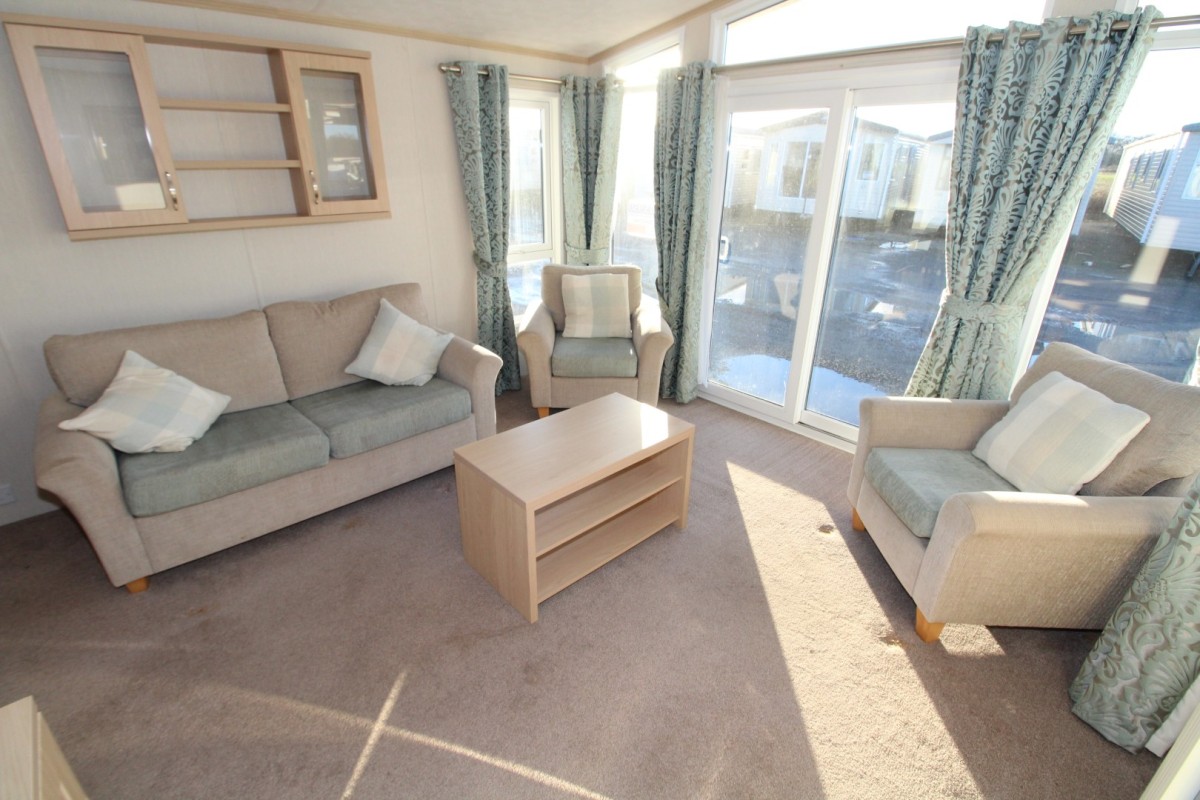 lounge to patio doors in the 2014 Pemberton Abingdon