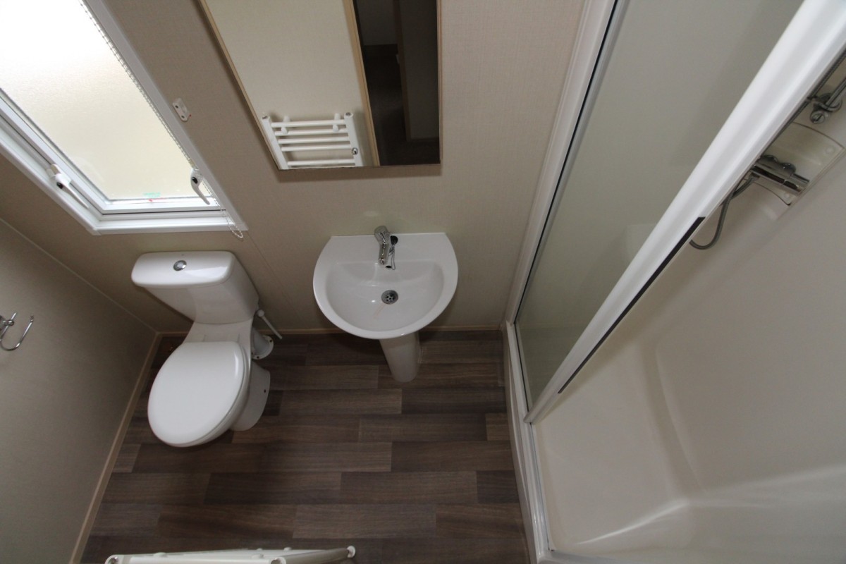 2016 ABI Oakley family shower room