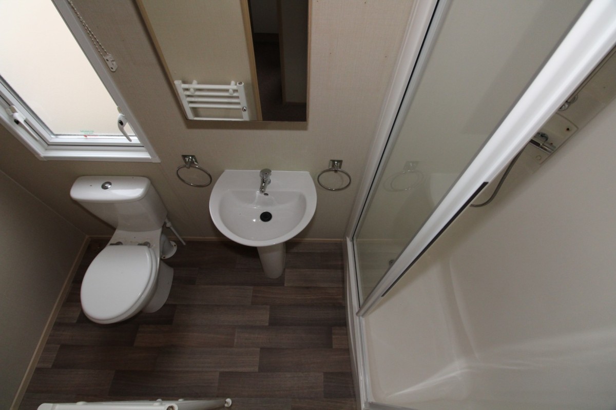 2016 ABI Oakley family shower room