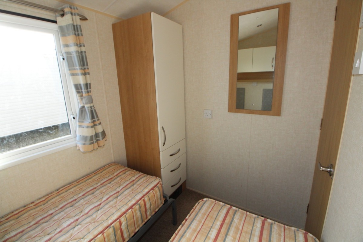 second view of the twin bedroom