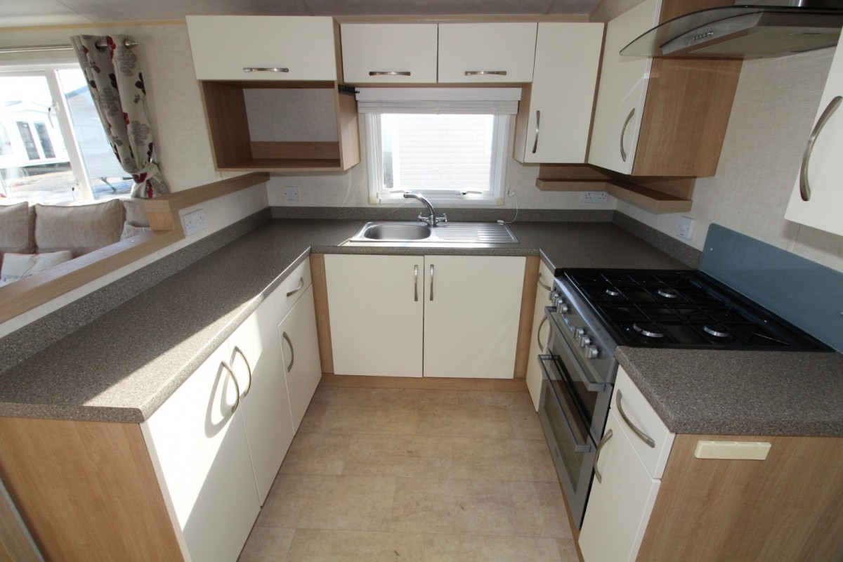 2013 Willerby Avonmore u shaped kitchen