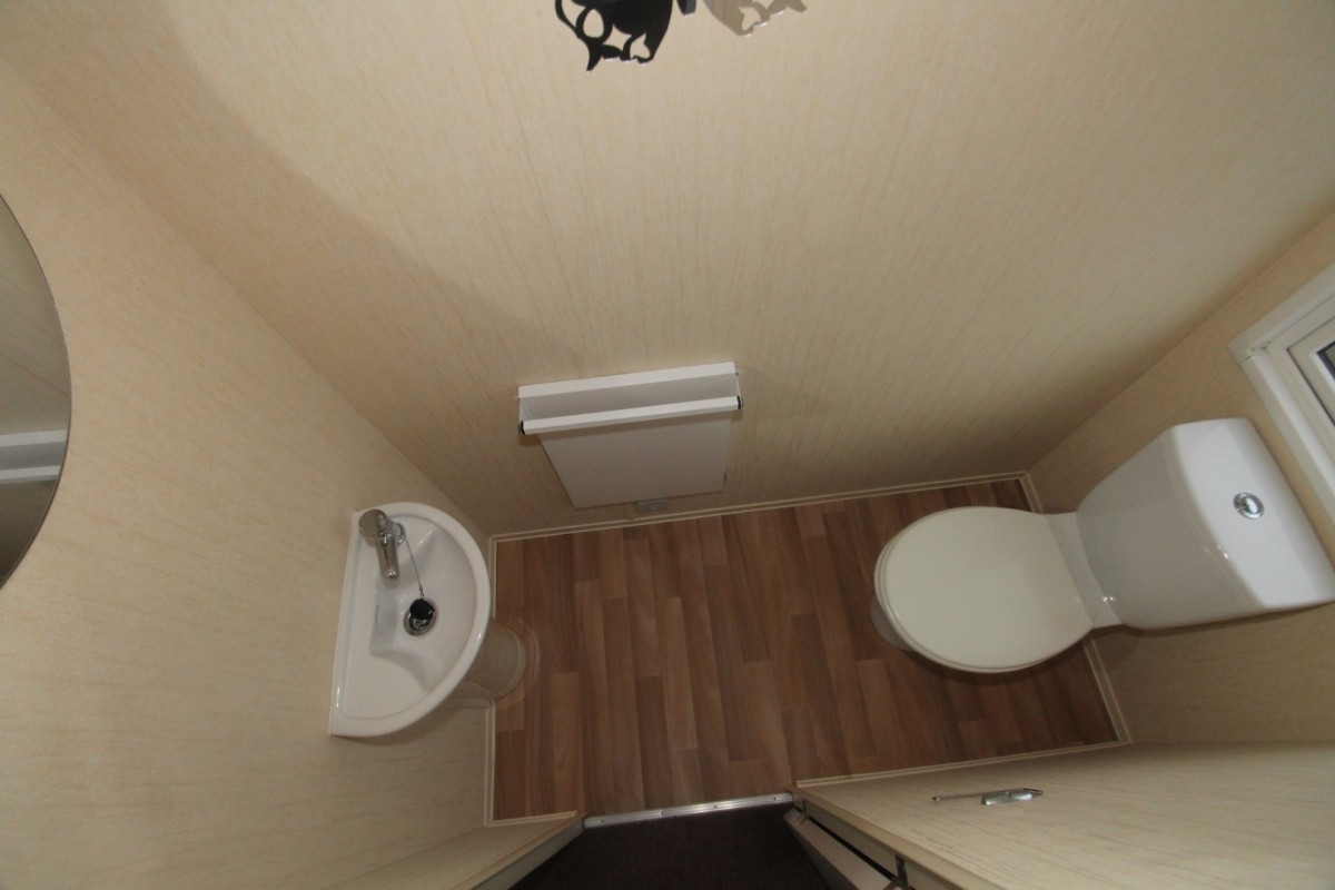 2013 Atlas Florida en-suite bathroom