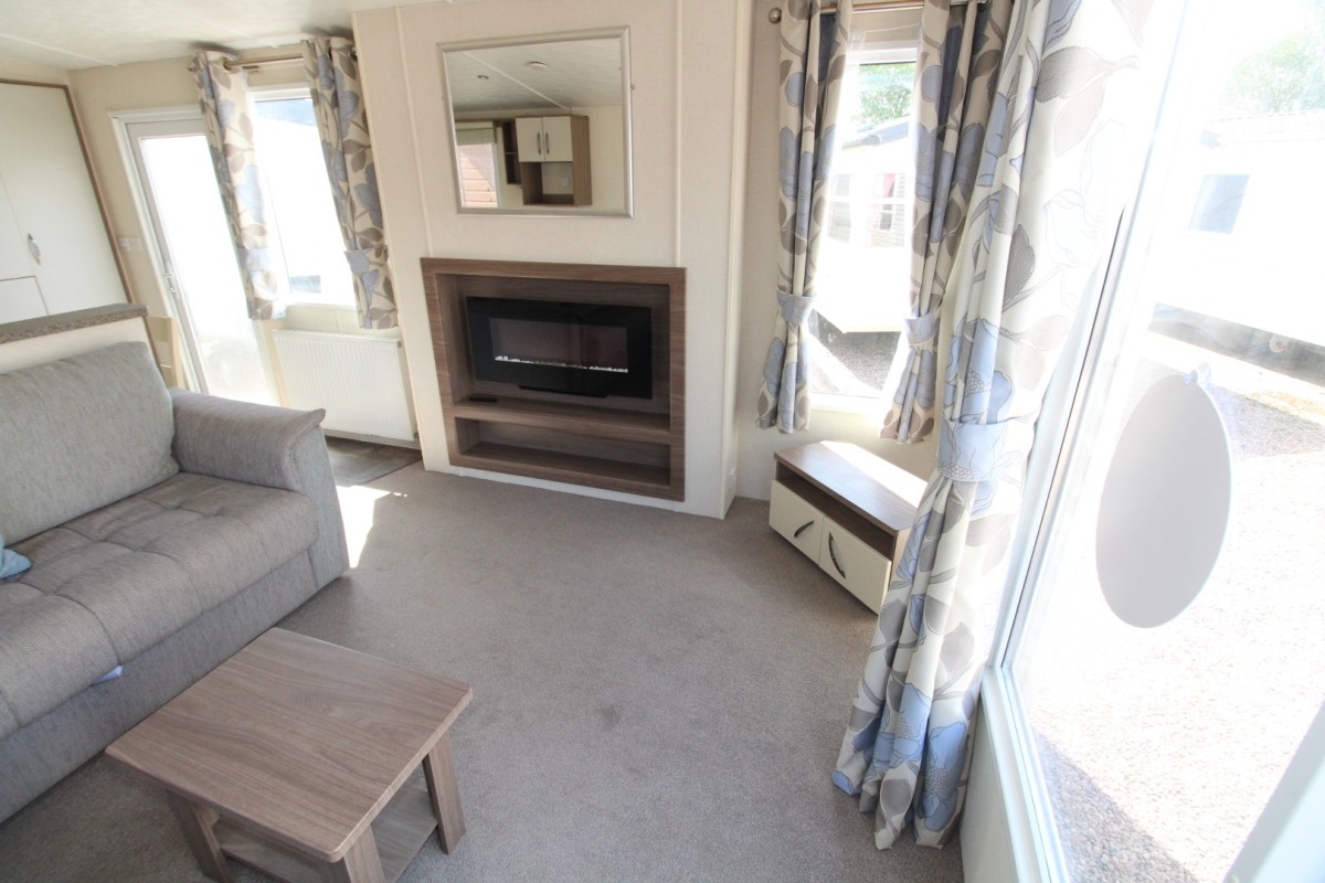 2015 Victory Fernwood lounge with fire place