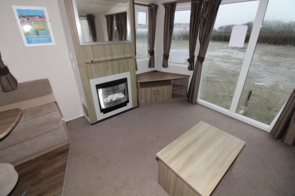 lounge to front door in the 2015 Swift Burgundy