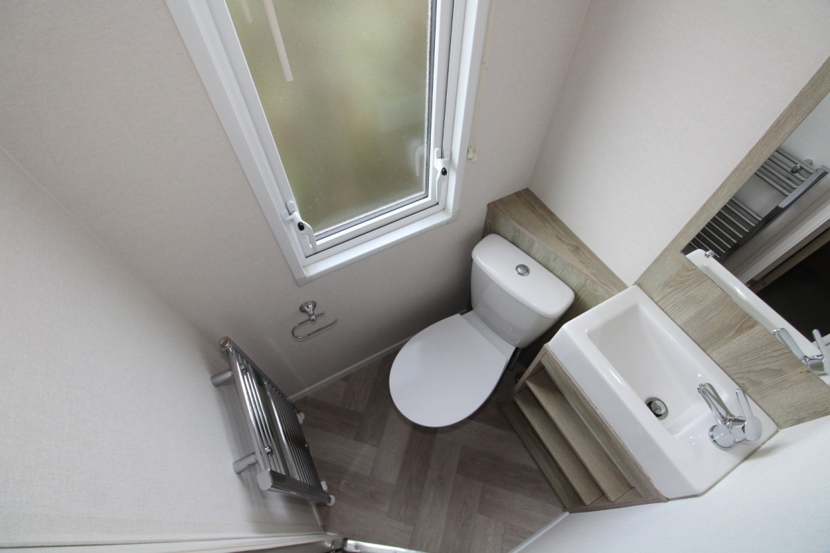 2022 ABI Wimbledon en-suite bathroom
