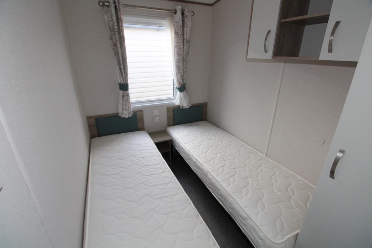 2022 ABI Wimbledon twin bedroom