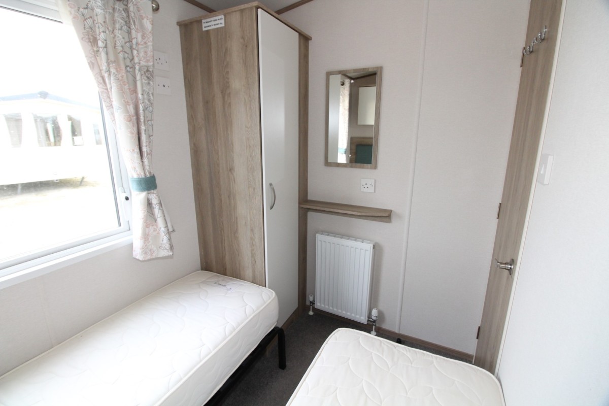 2022 ABI Wimbledon third bedroom with twin beds