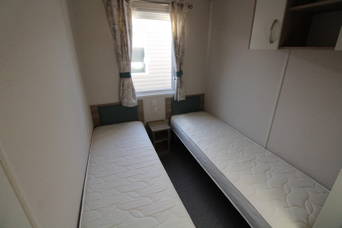 2022 ABI Wimbledon twin bedroom