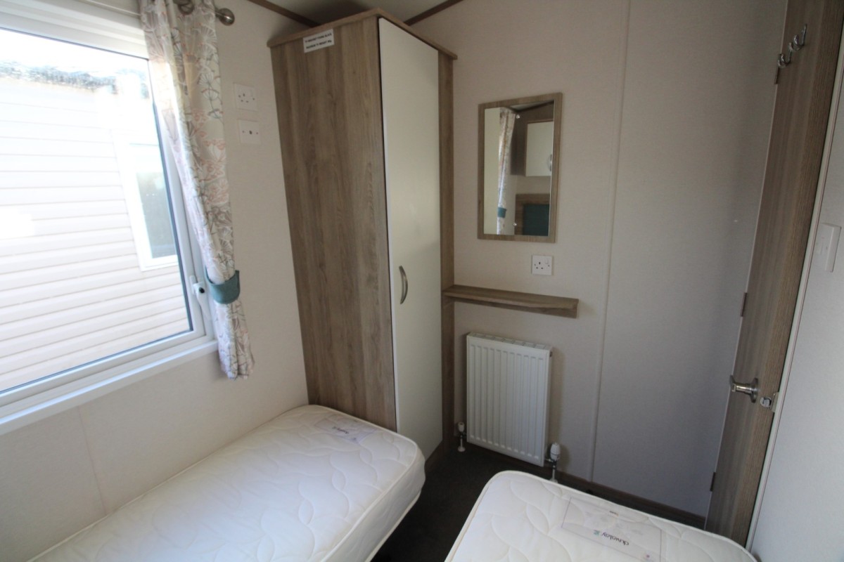 2022 ABI Wimbledon third bedroom with twin beds