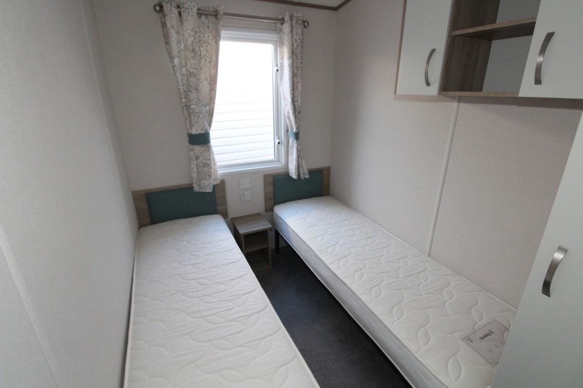 2022 ABI Wimbledon twin bedroom