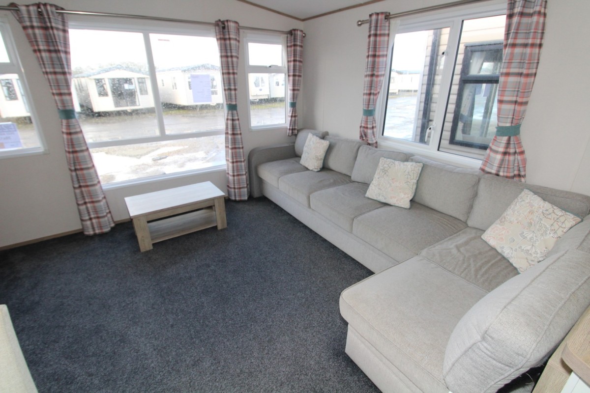 2022 ABI Wimbledon lounge area with front window