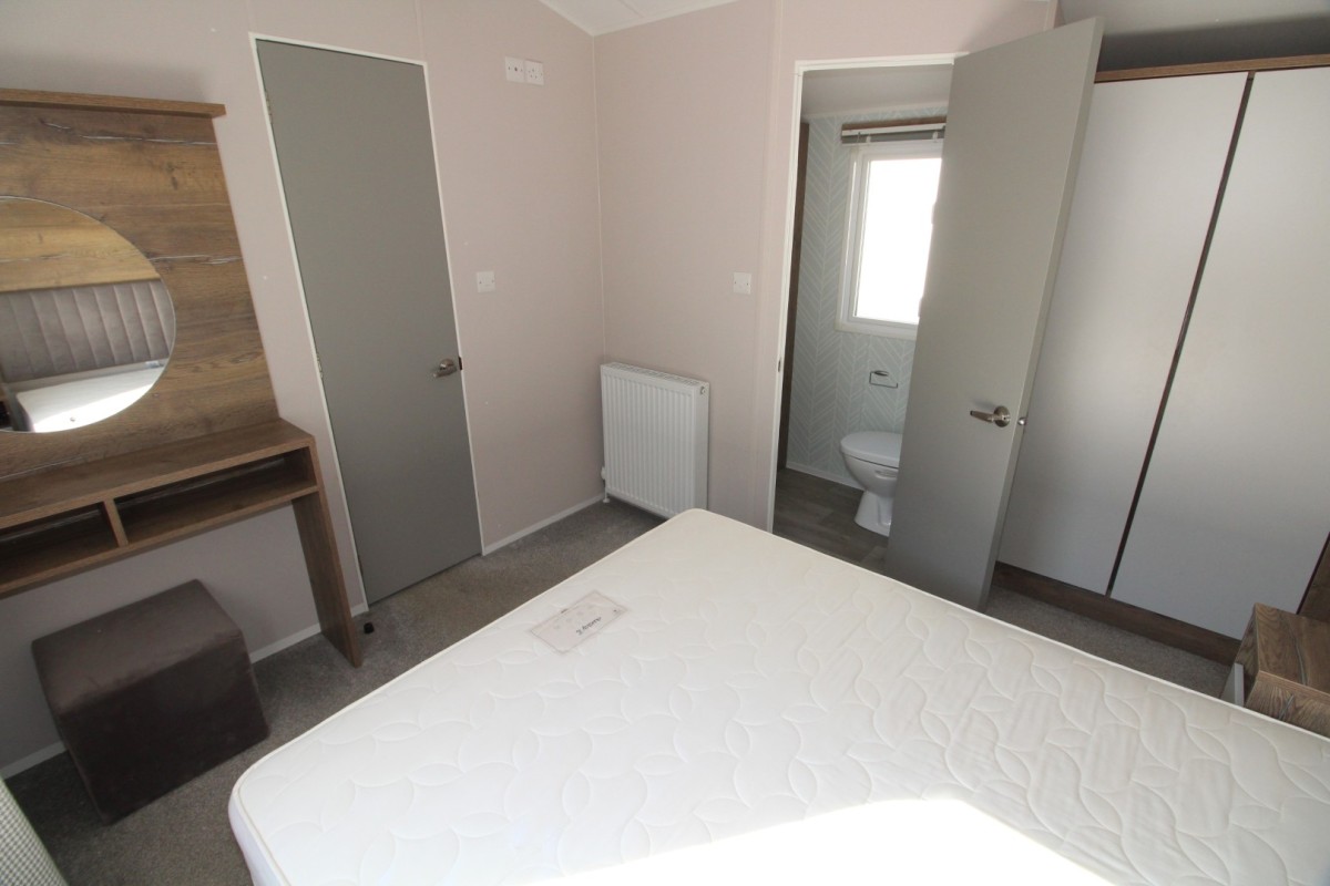 2022 Atlas Sahara main bed third view