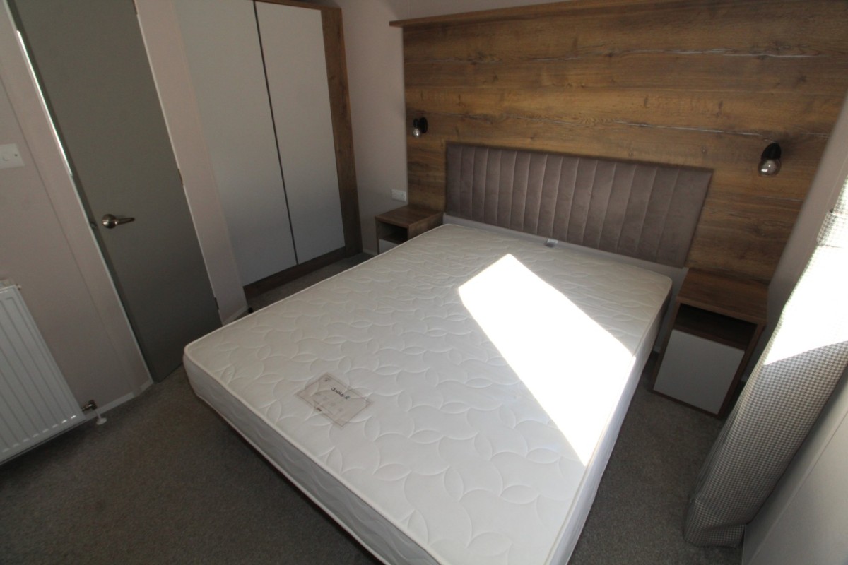 2022 Atlas Sahara main bed second view