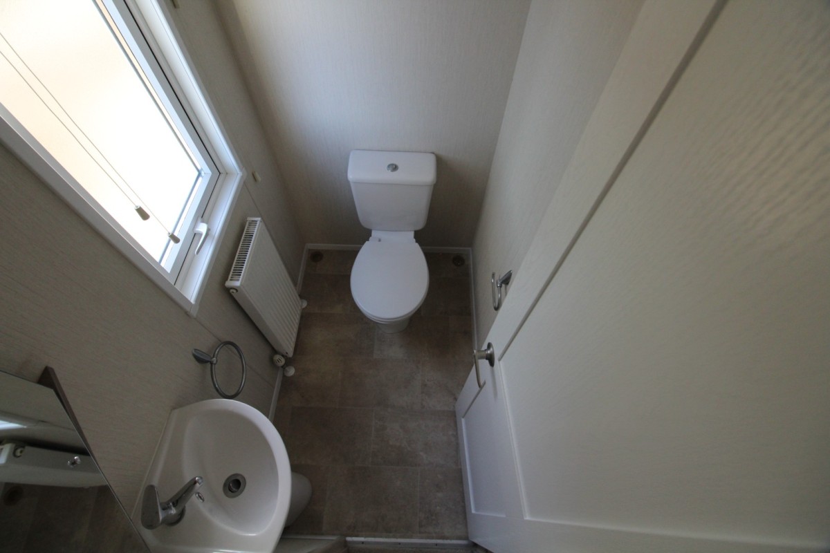 en-suite bathroom in the 2015 Pemberton Marlow