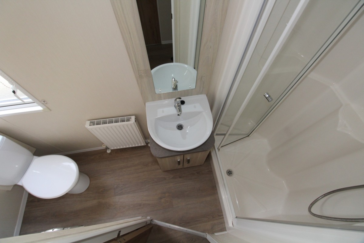 2016 Willerby Rio Premier family shower room