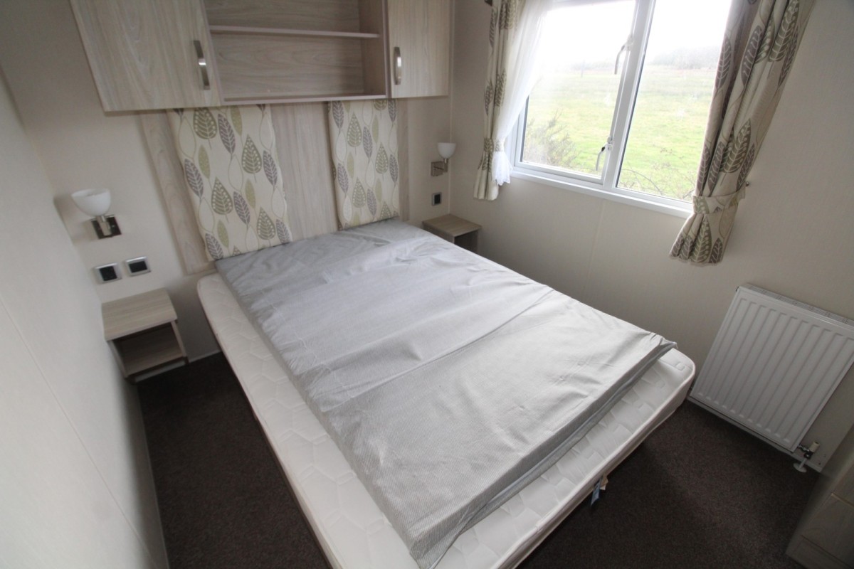 2016 Willerby Rio Premier master double bedroom