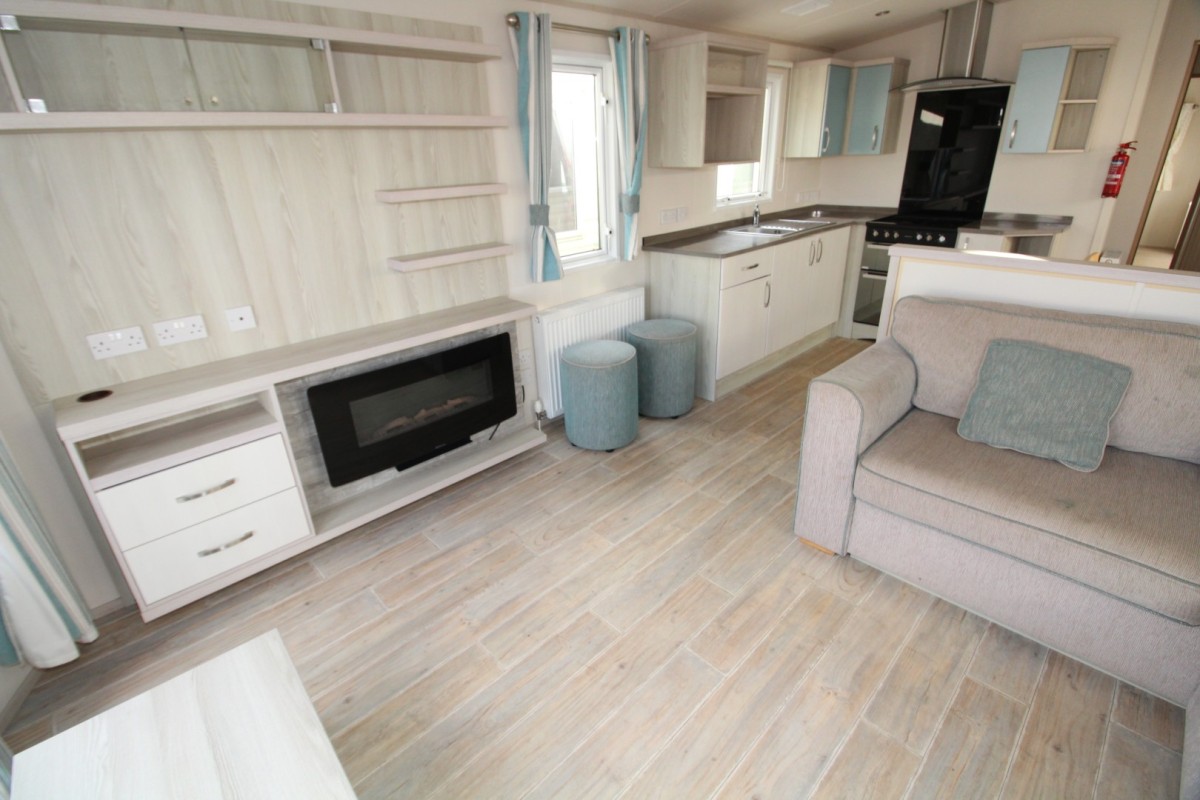 2016 ABI Beachcomber lounge with fire