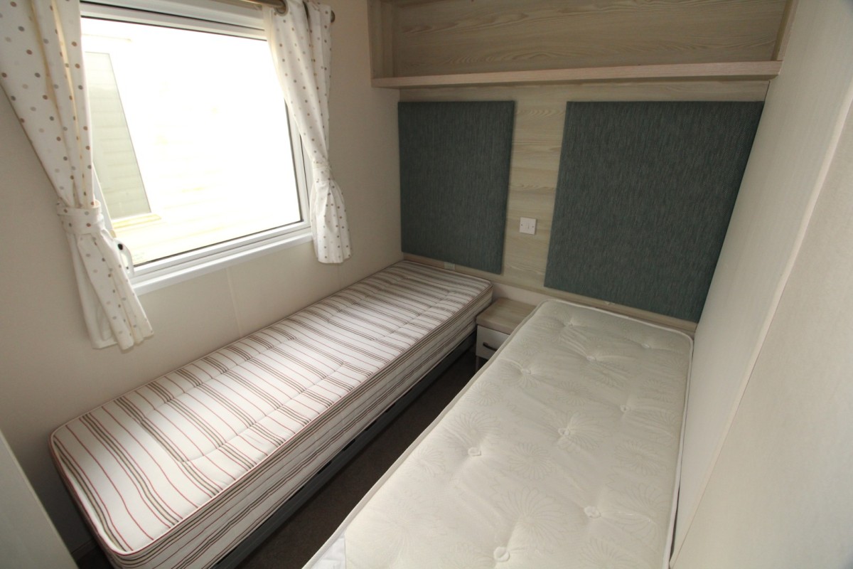 2016 ABI Beachcomber twin bedroom