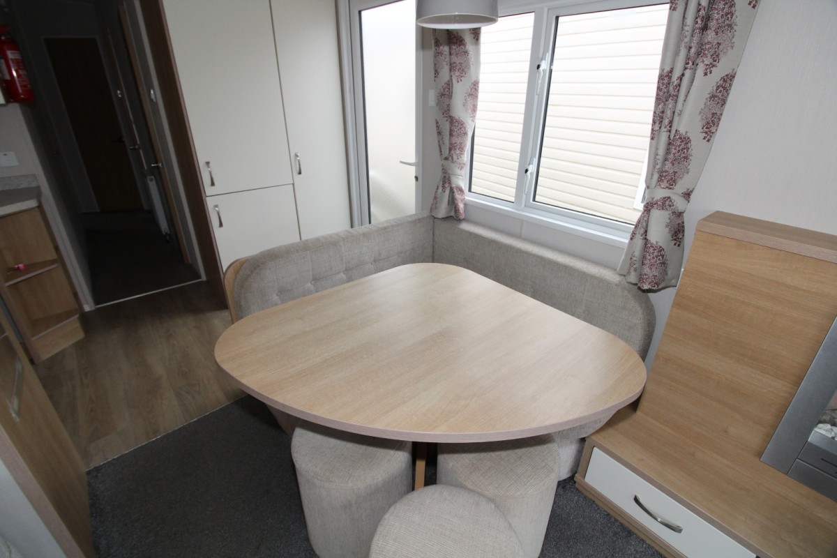 dining area in the 2016 Willerby Sierra