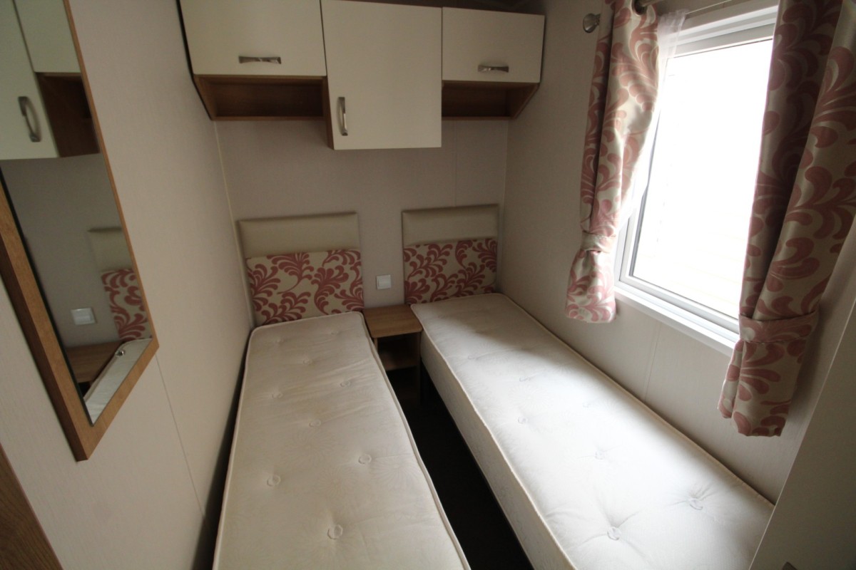 2016 Willerby Sierra twin bedroom
