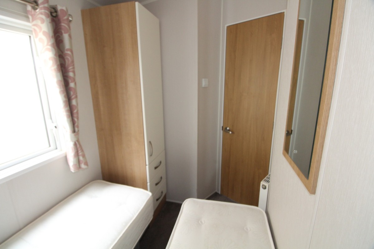 second view of the twin bedroom