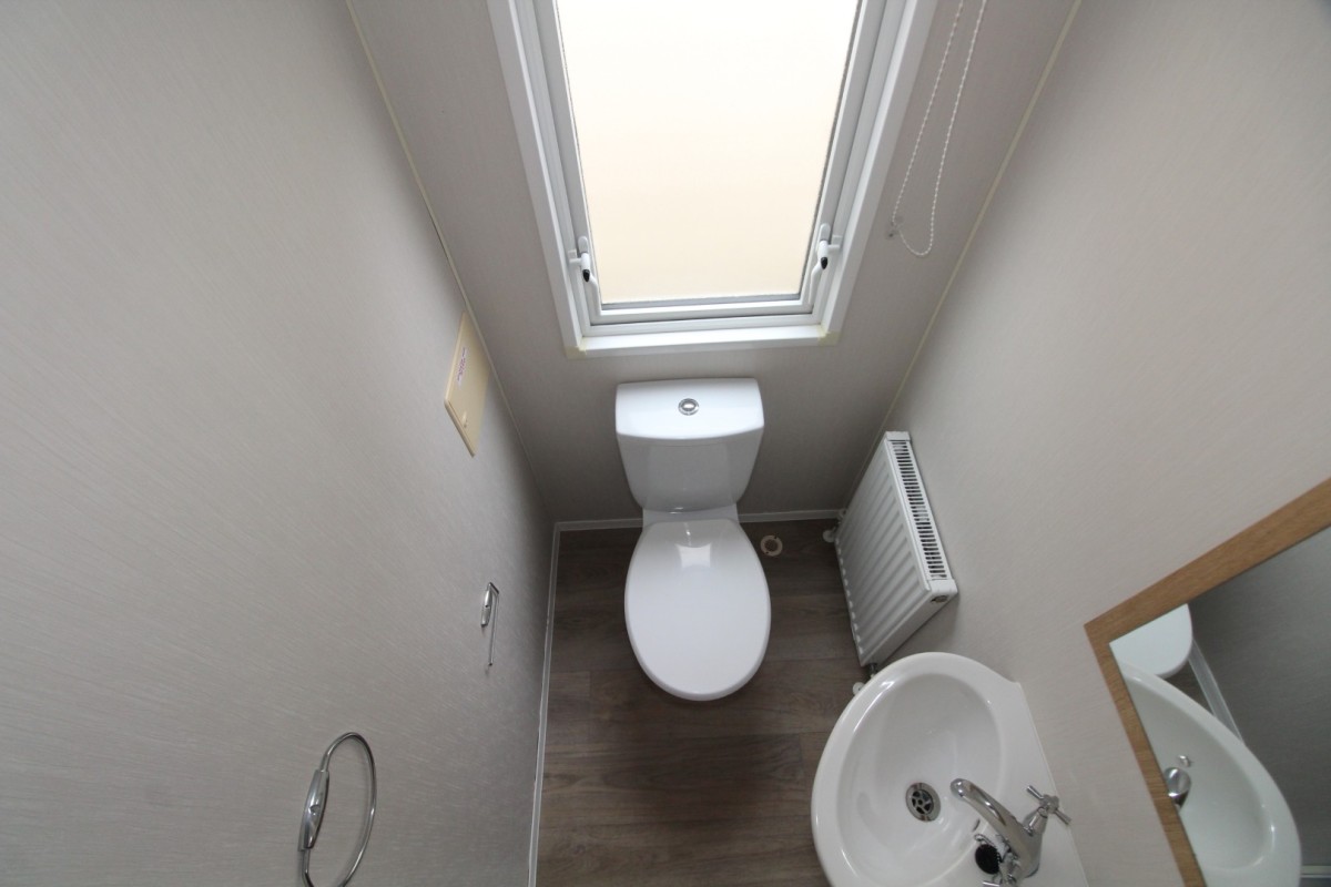 2016 Willerby Sierra separate toilet room