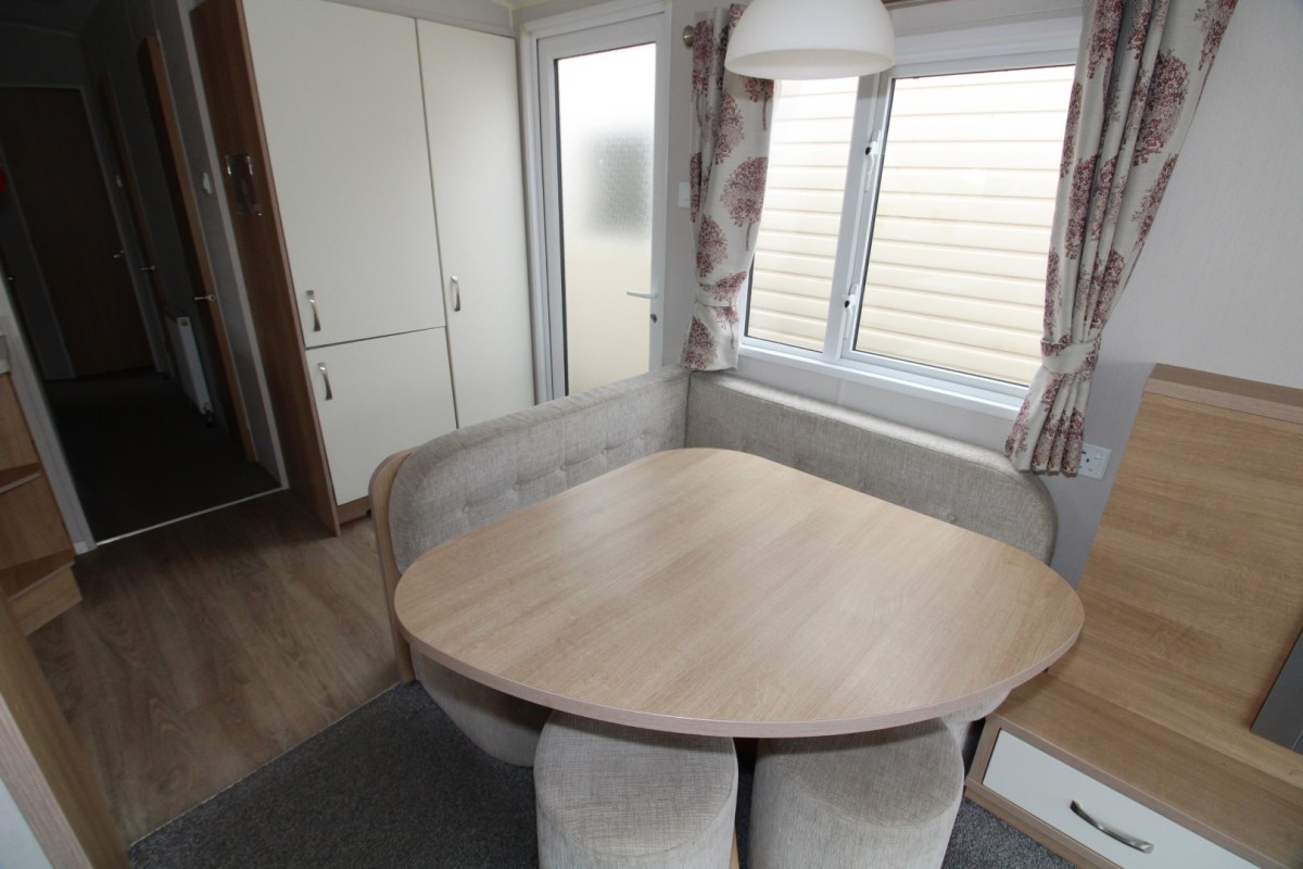 dining in the 2016 Willerby Sierra