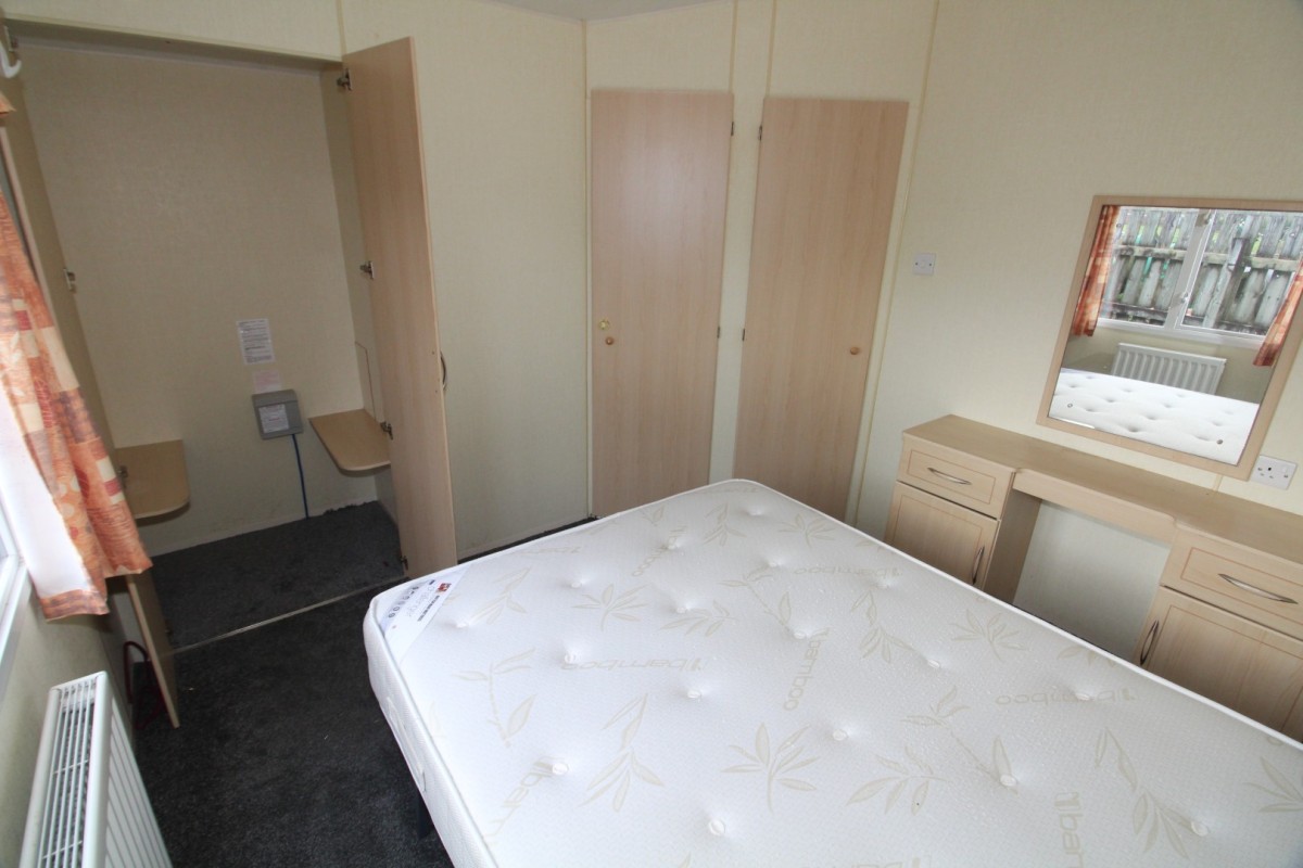 2007 Atlas Mirage double bedroom to en-suite bathroom