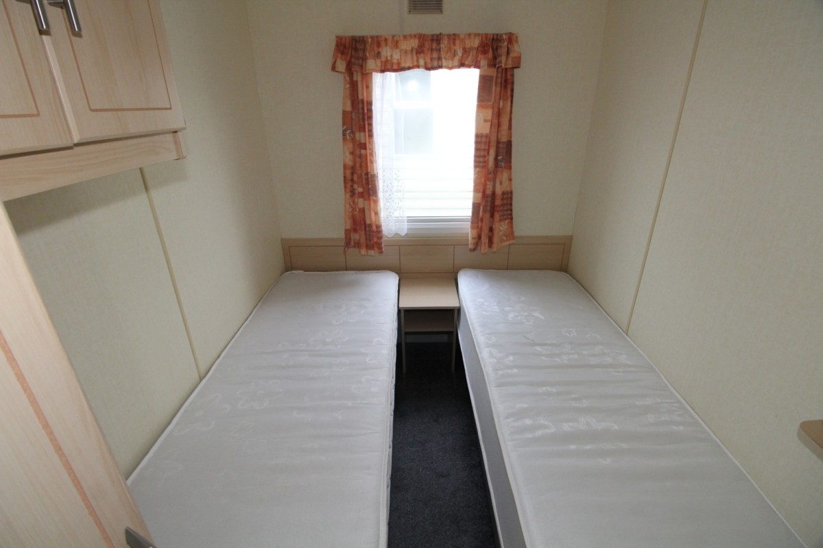 2007 Atlas Mirage twin bedroom