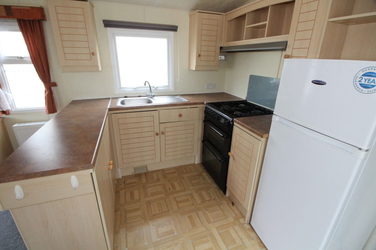 u shaped kitchen in the 2007 Atlas Mirage