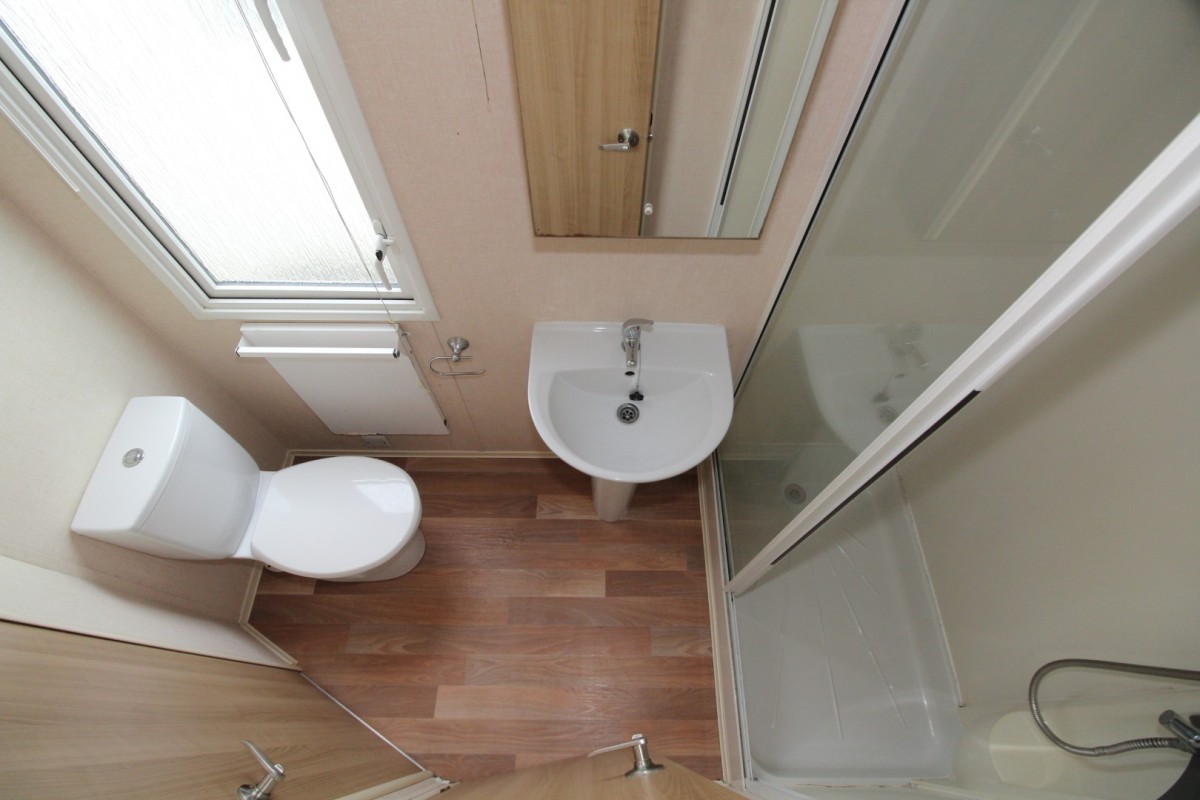 2011 Atlas Chorus family shower room