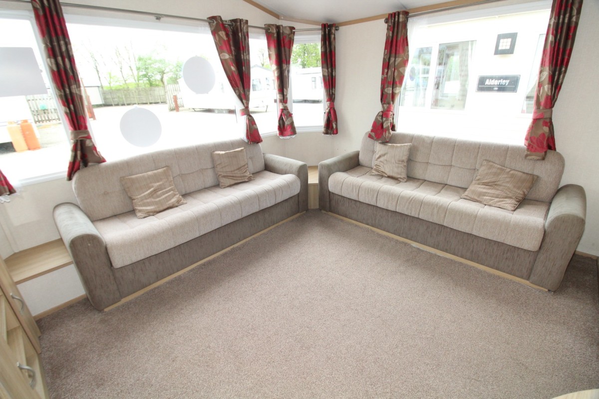 lounge area in the 2011 Atlas Chorus