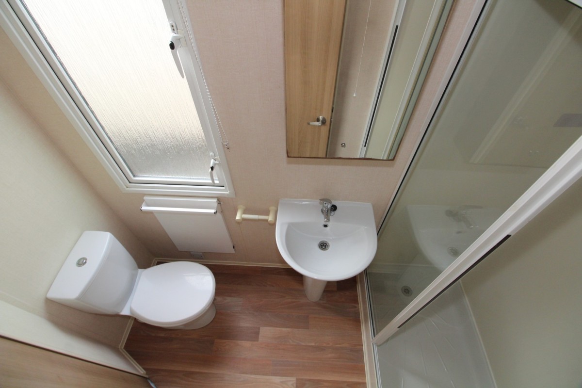2011 Atlas Chorus family shower room