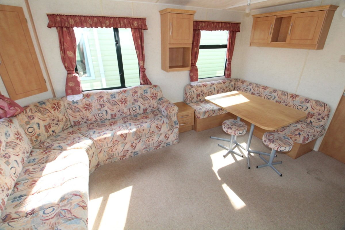 dining area in the 2006 Atlas Sahara 