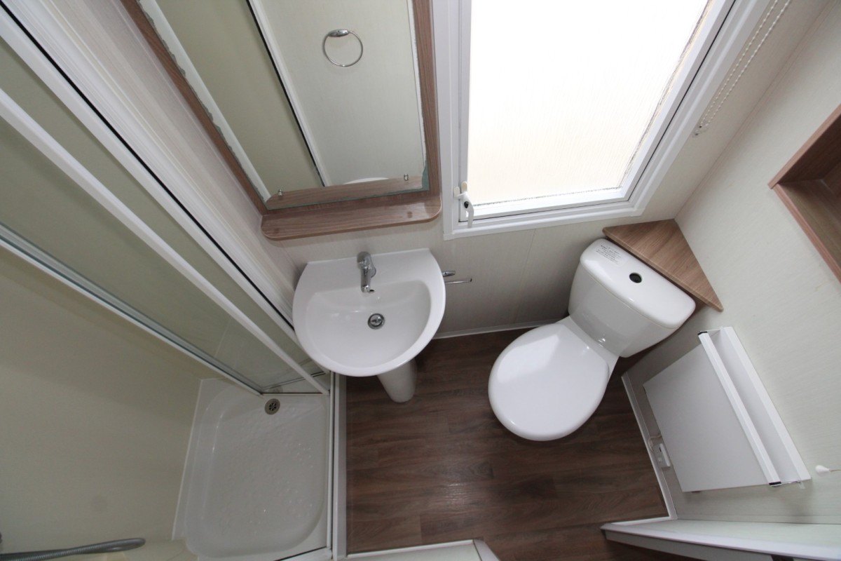 2016 Swift Loire family bathroom