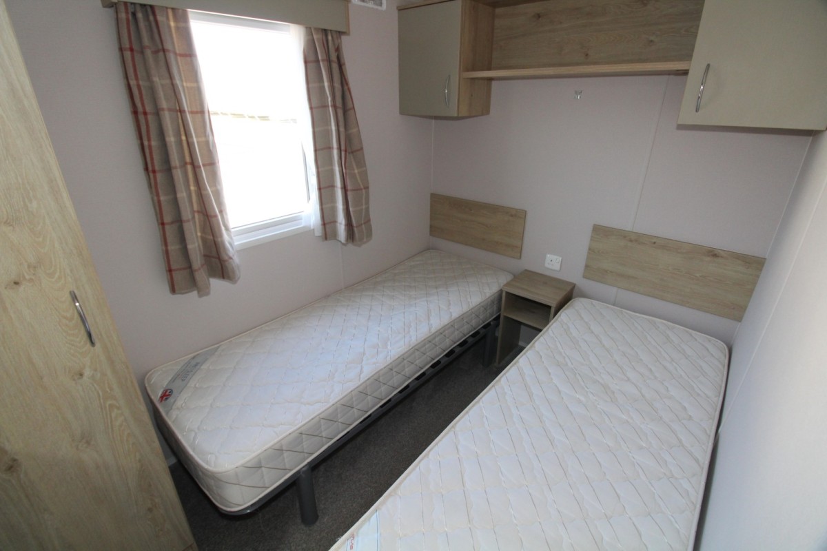 third bedroom with twin beds in the 2021 Atlas Mirage