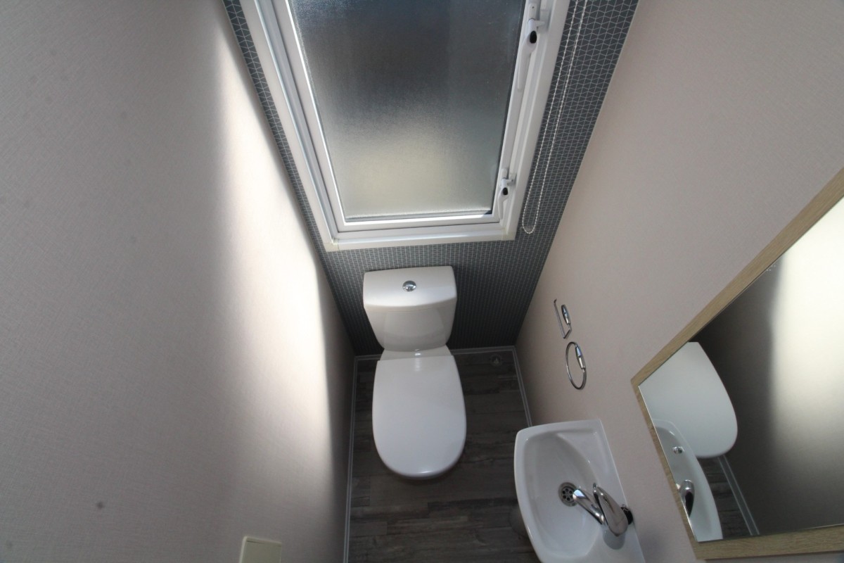 separate toilet room in the 2021 Atlas Mirage 