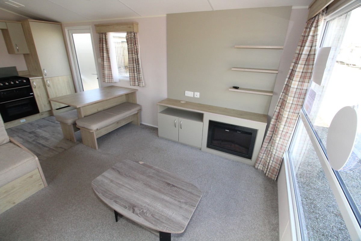 2021 Atlas Mirage lounge to dining area