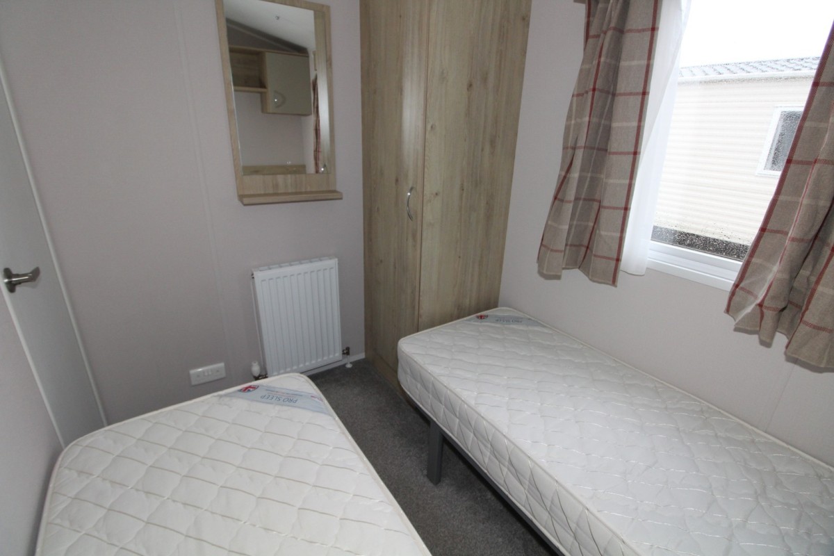 third bedroom with twin beds in the 2021 Atlas Mirage