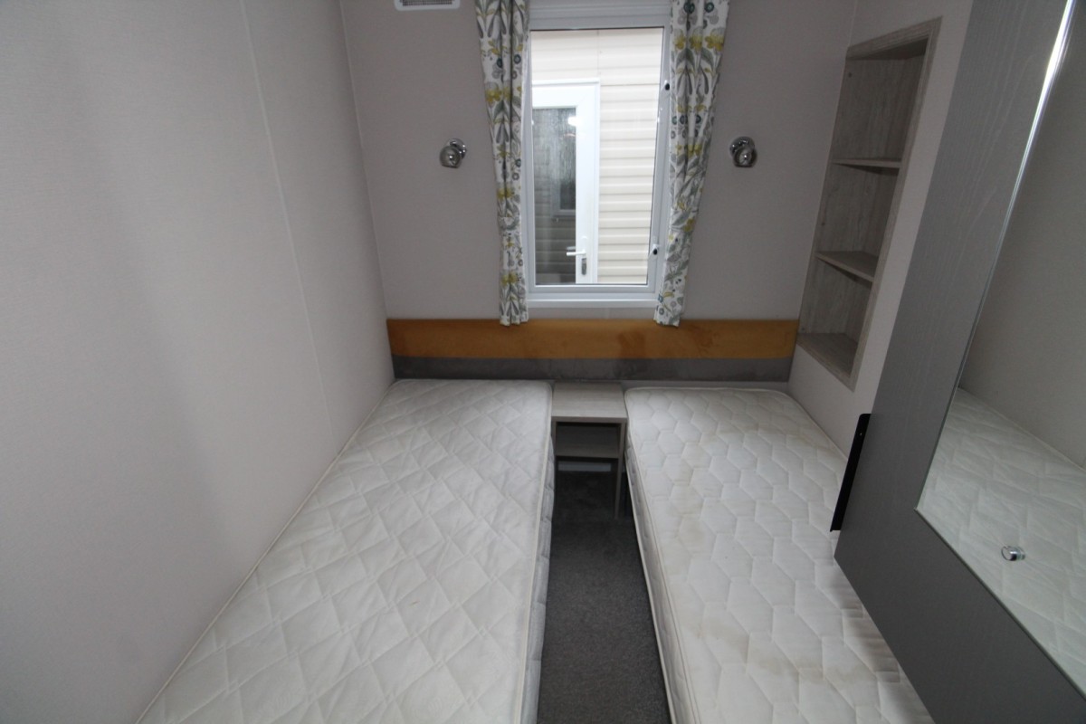 2021 Atlas Amethyst twin bedroom