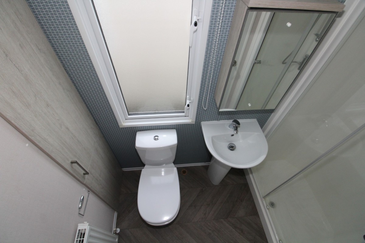 2021 Atlas Amethyst family shower room