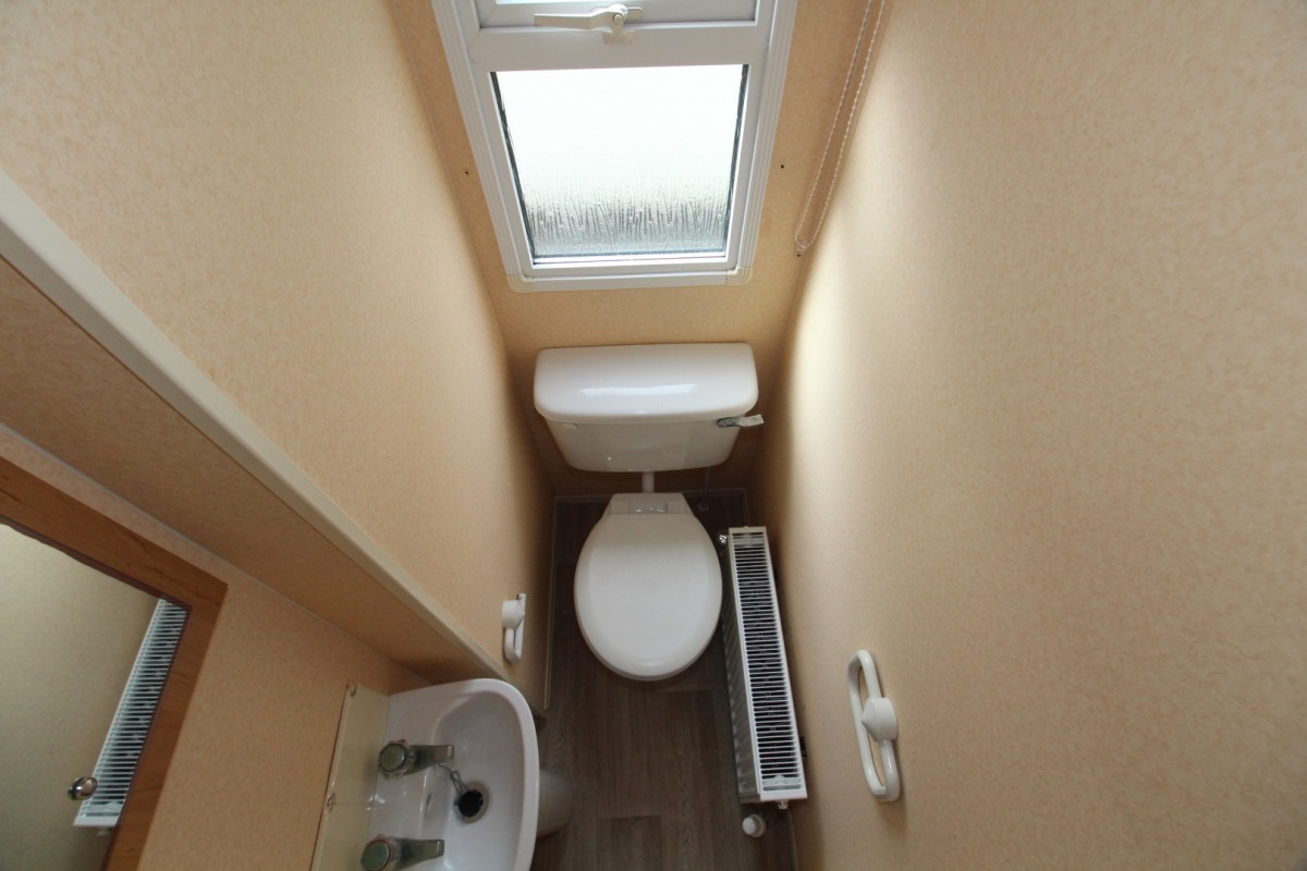 2007 Cosalt Country Super toilet room