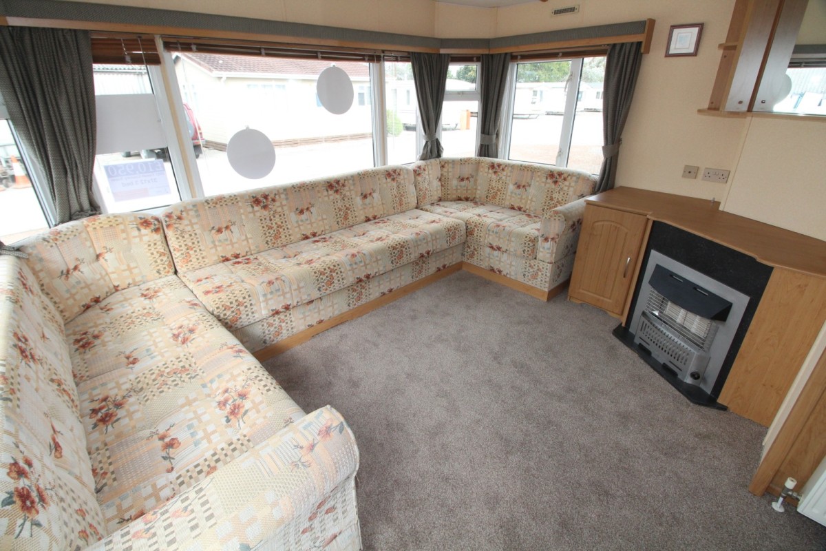lounge area in the 2007 Cosalt Country Super