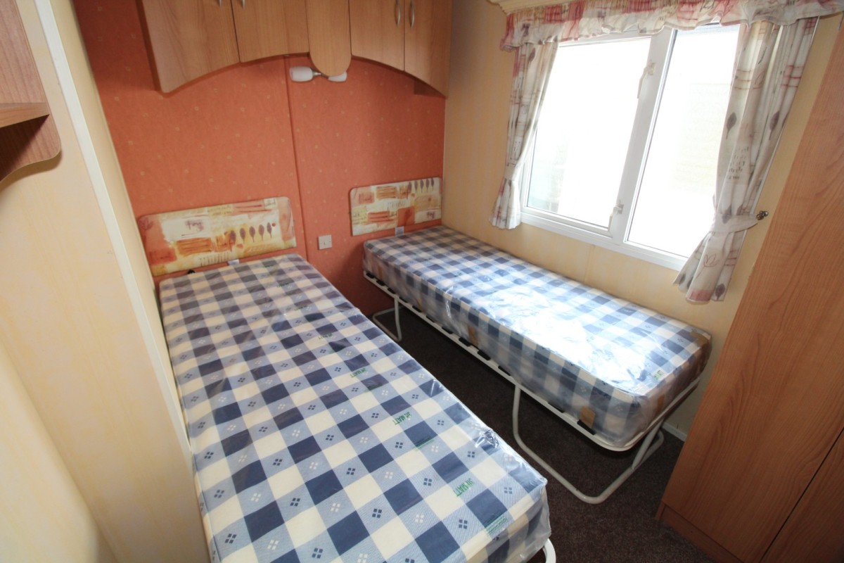 2007 Cosalt Carlton twin bedroom