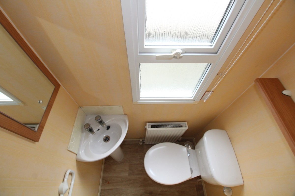 separate toilet in the 2007 Cosalt Carlton