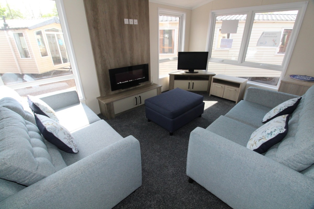 lounge in the 2018 Atlas Lilac Lodge