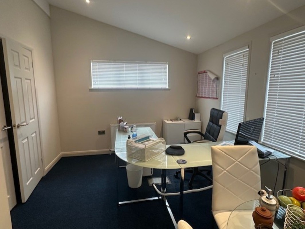 Office room 2 2018 Custom Office Building